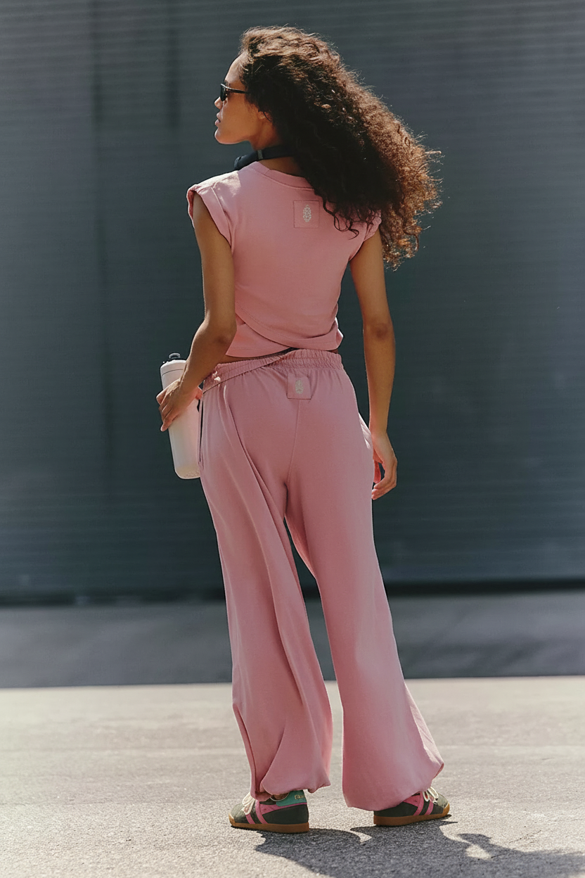 Modelo de espaldas con Gola Elan